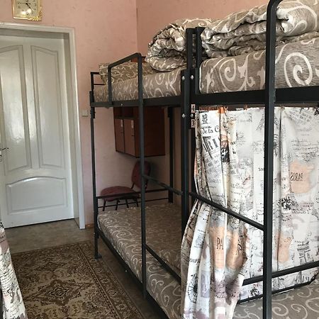 Хостел Тихий Дворик Charkiv Esterno foto