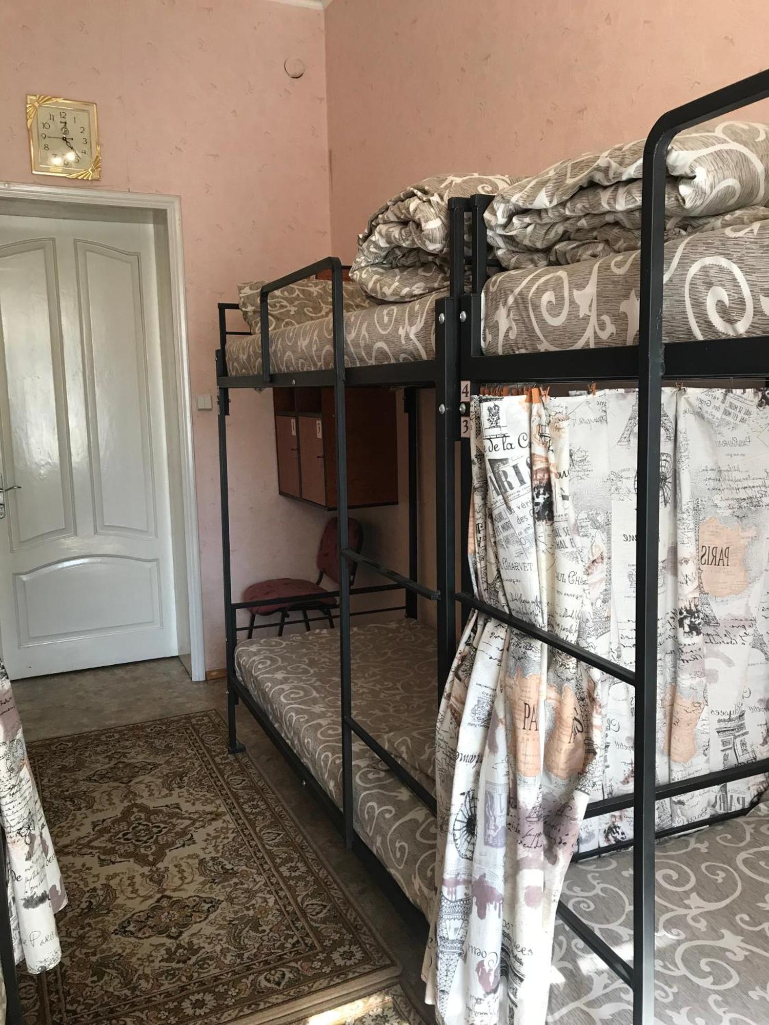 Хостел Тихий Дворик Charkiv Esterno foto